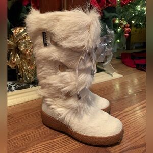 COPY - Oscar Sport Fur Mukluk Snow Boots sz 6